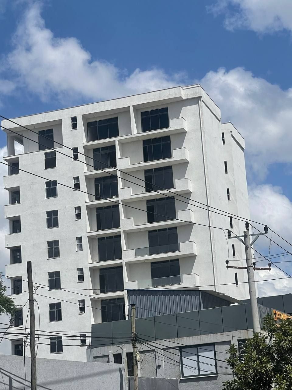 Mager real-estate